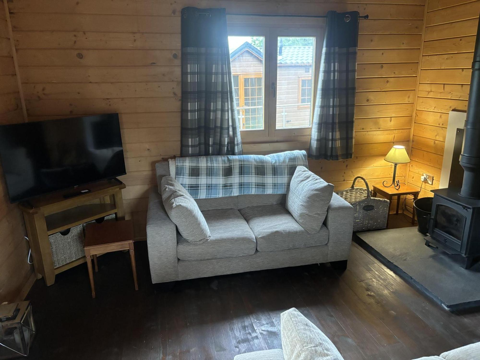 Rustic Lodge Retreat At Riverview Holiday Park Newcastleton ภายนอก รูปภาพ