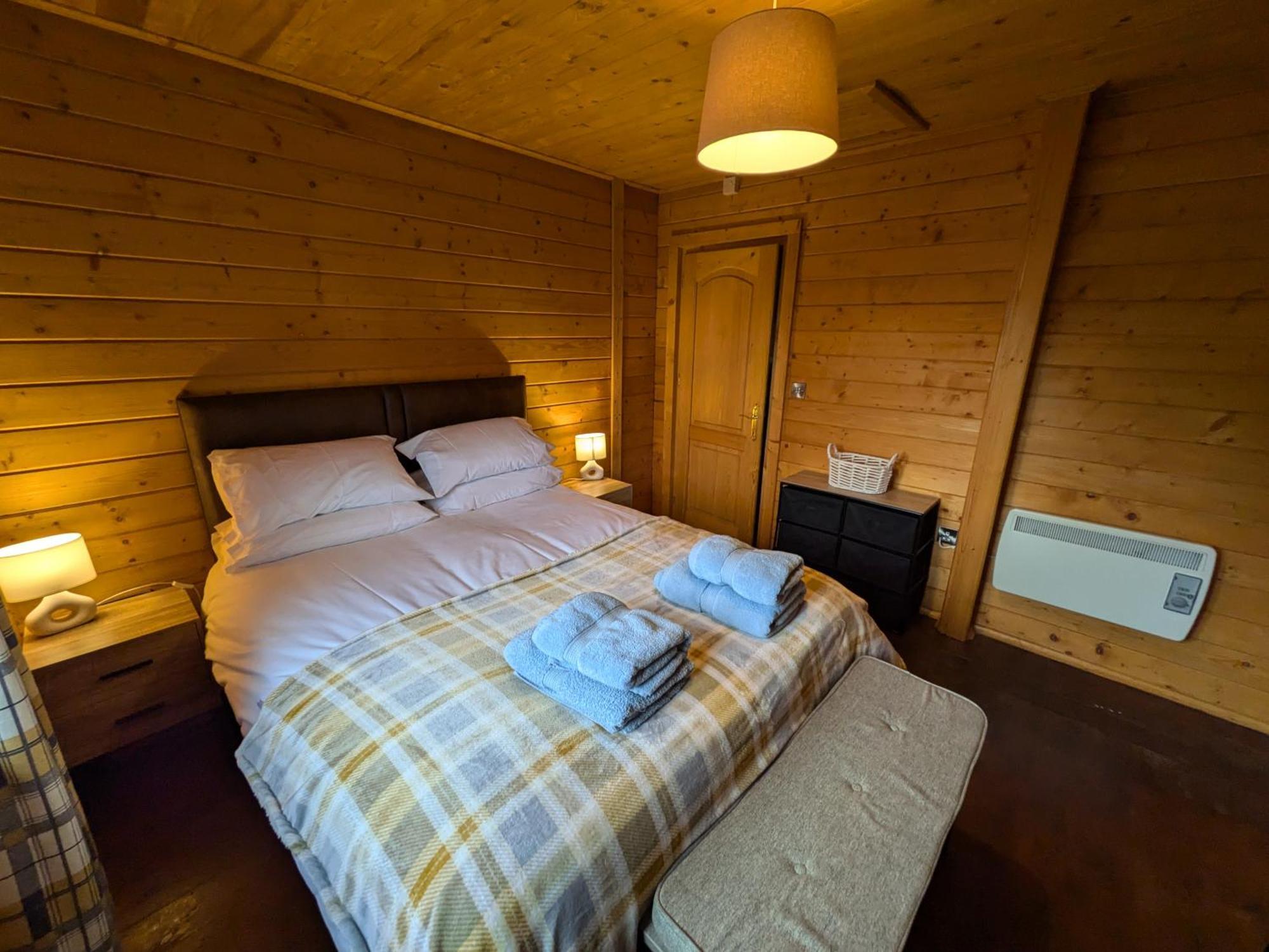 Rustic Lodge Retreat At Riverview Holiday Park Newcastleton ภายนอก รูปภาพ