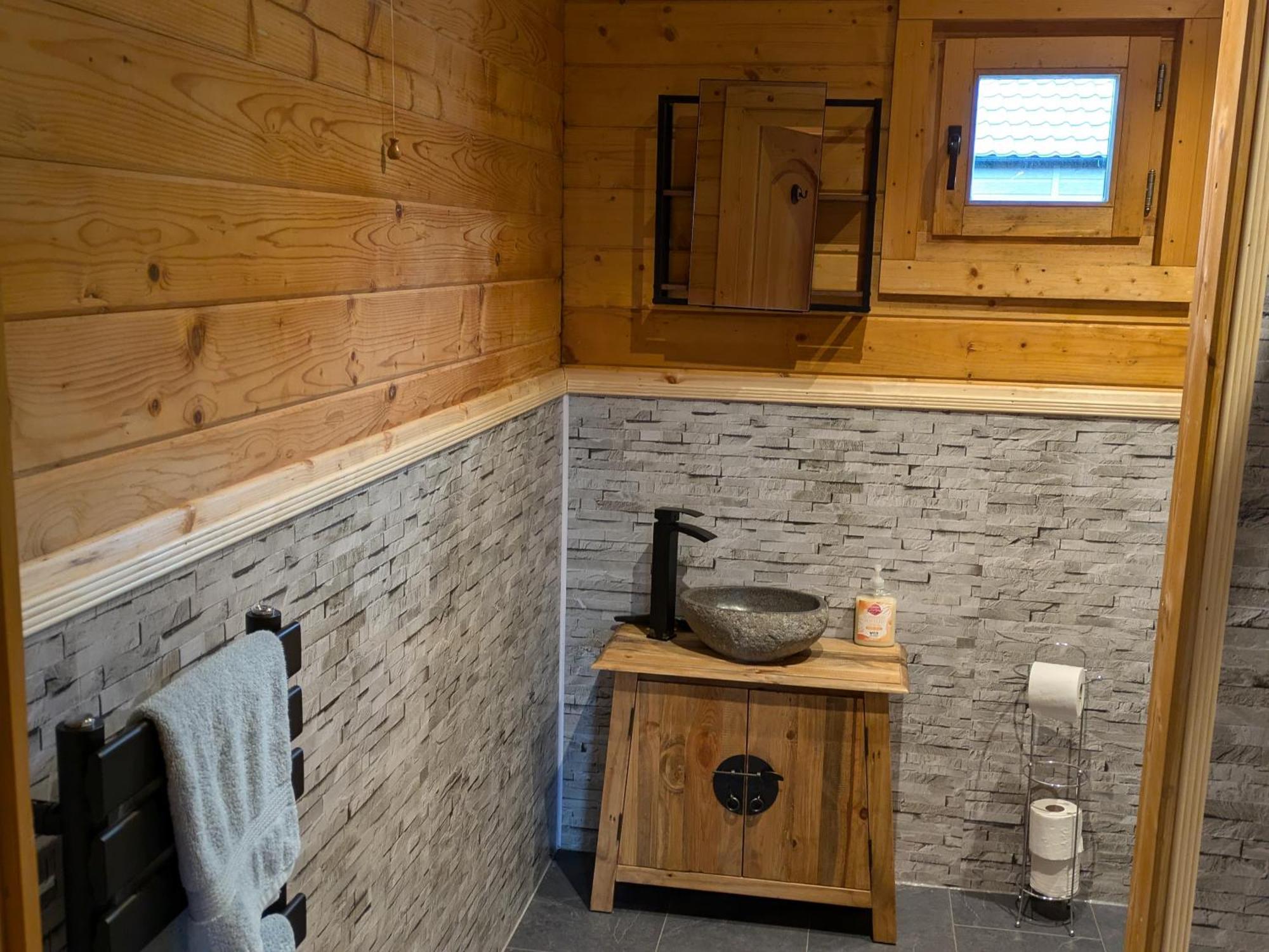 Rustic Lodge Retreat At Riverview Holiday Park Newcastleton ภายนอก รูปภาพ