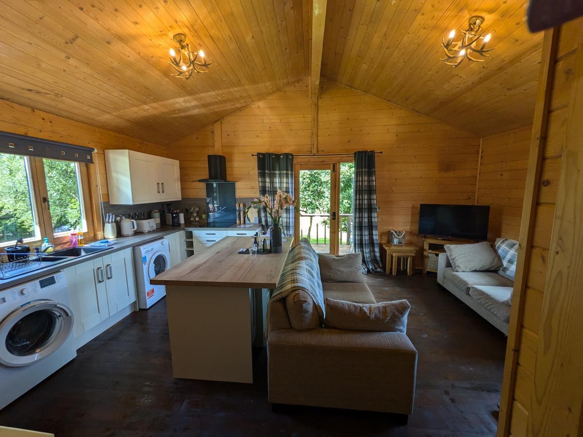Rustic Lodge Retreat At Riverview Holiday Park Newcastleton ภายนอก รูปภาพ